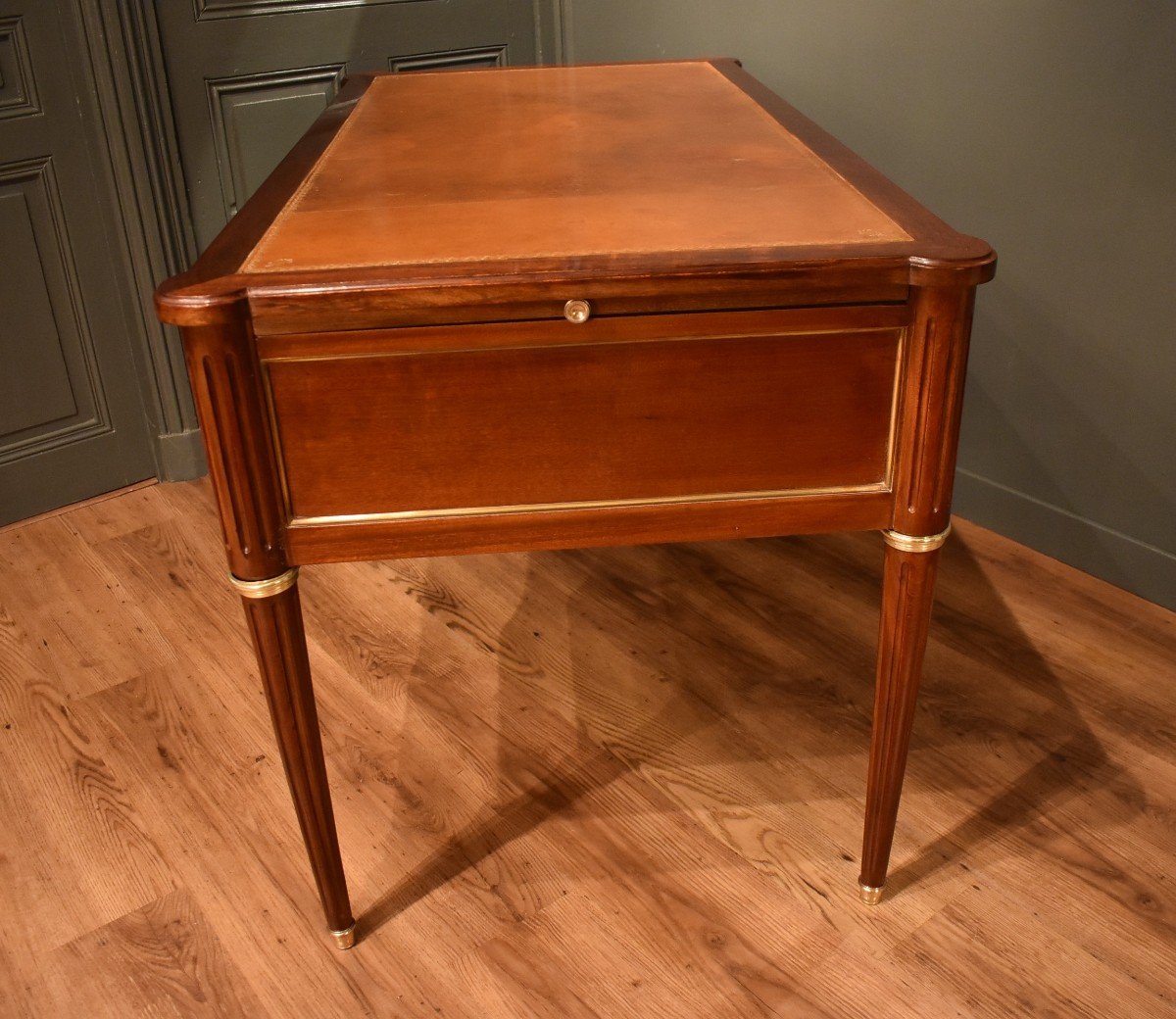 Louis XVI Style Flat Desk In Mahogany-photo-6