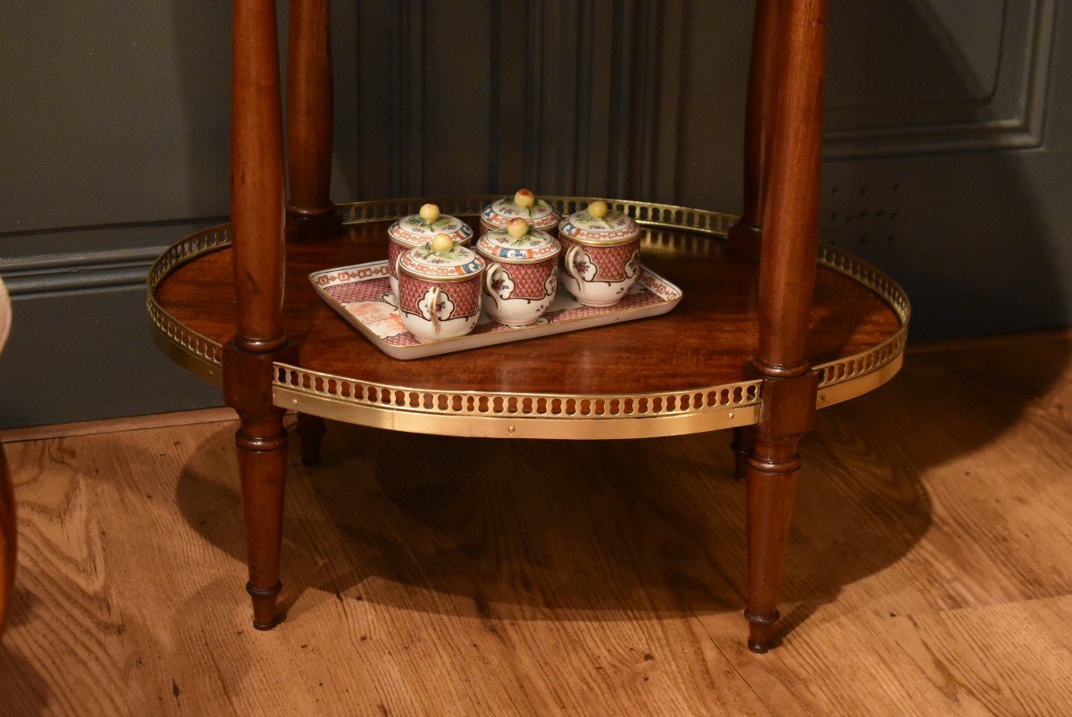 Oval Mahogany Side Table-photo-4