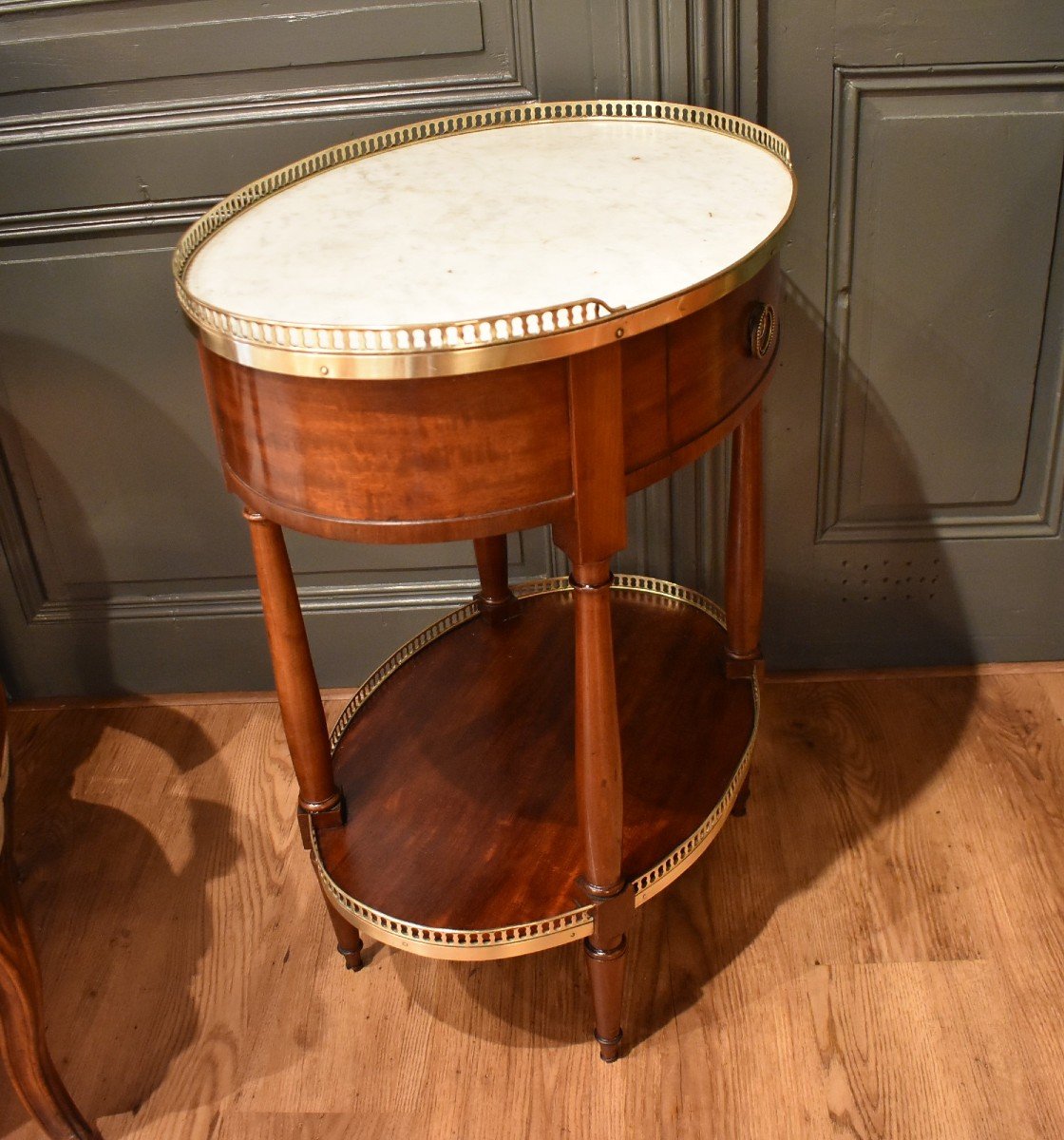 Oval Mahogany Side Table-photo-6