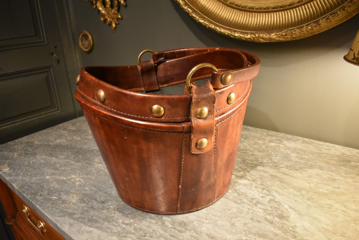 Leather Wastebasket -photo-1