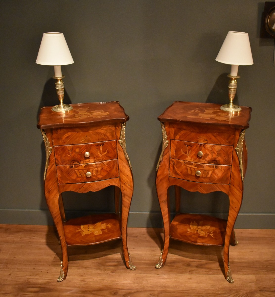 Paire De Chevets Marquetés De Style Louis XV