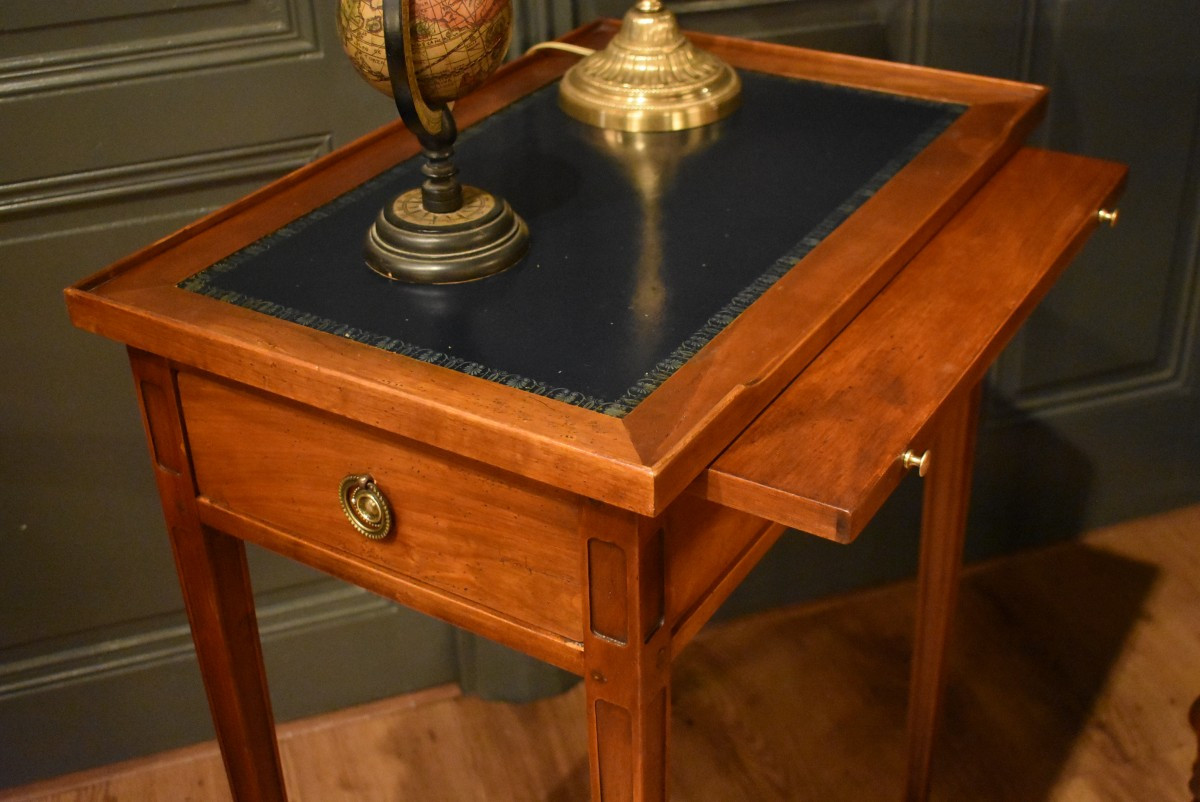 Petite table  d'appoint de style Louis XVI-photo-6