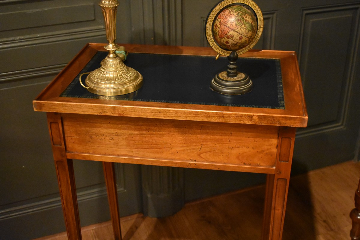 Petite table  d'appoint de style Louis XVI-photo-8