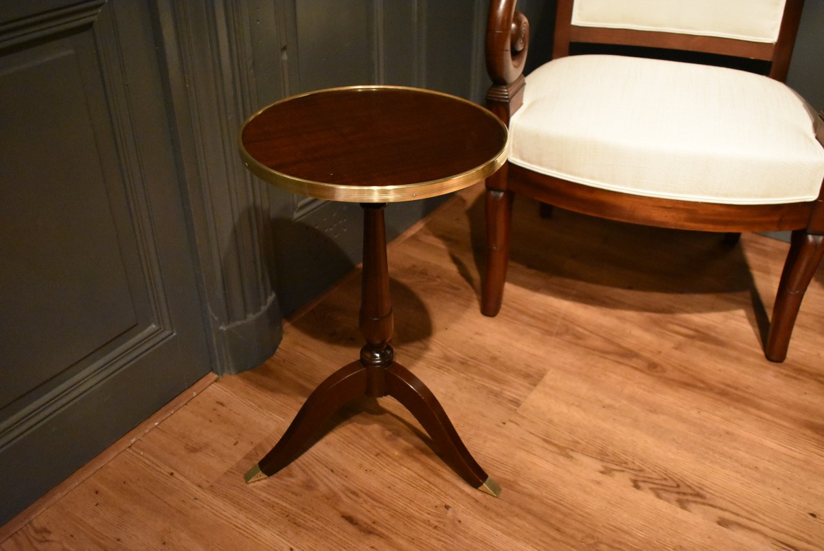 Small Pedestal Table -photo-2