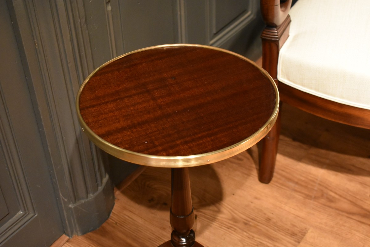 Small Pedestal Table -photo-3