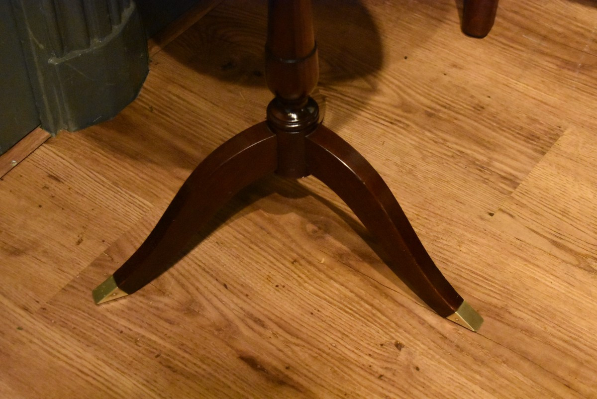 Small Pedestal Table -photo-4