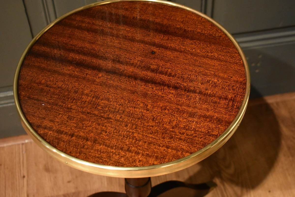 Small Pedestal Table -photo-2