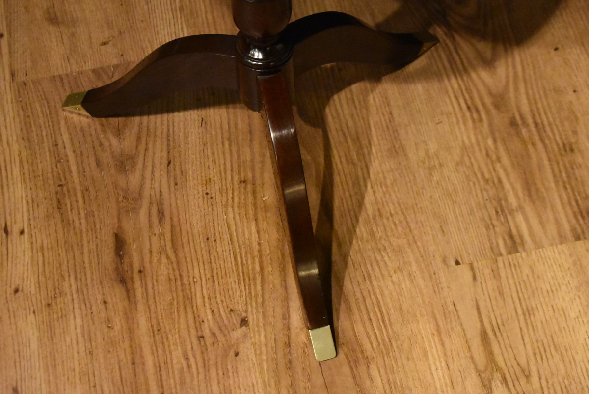 Small Pedestal Table -photo-3