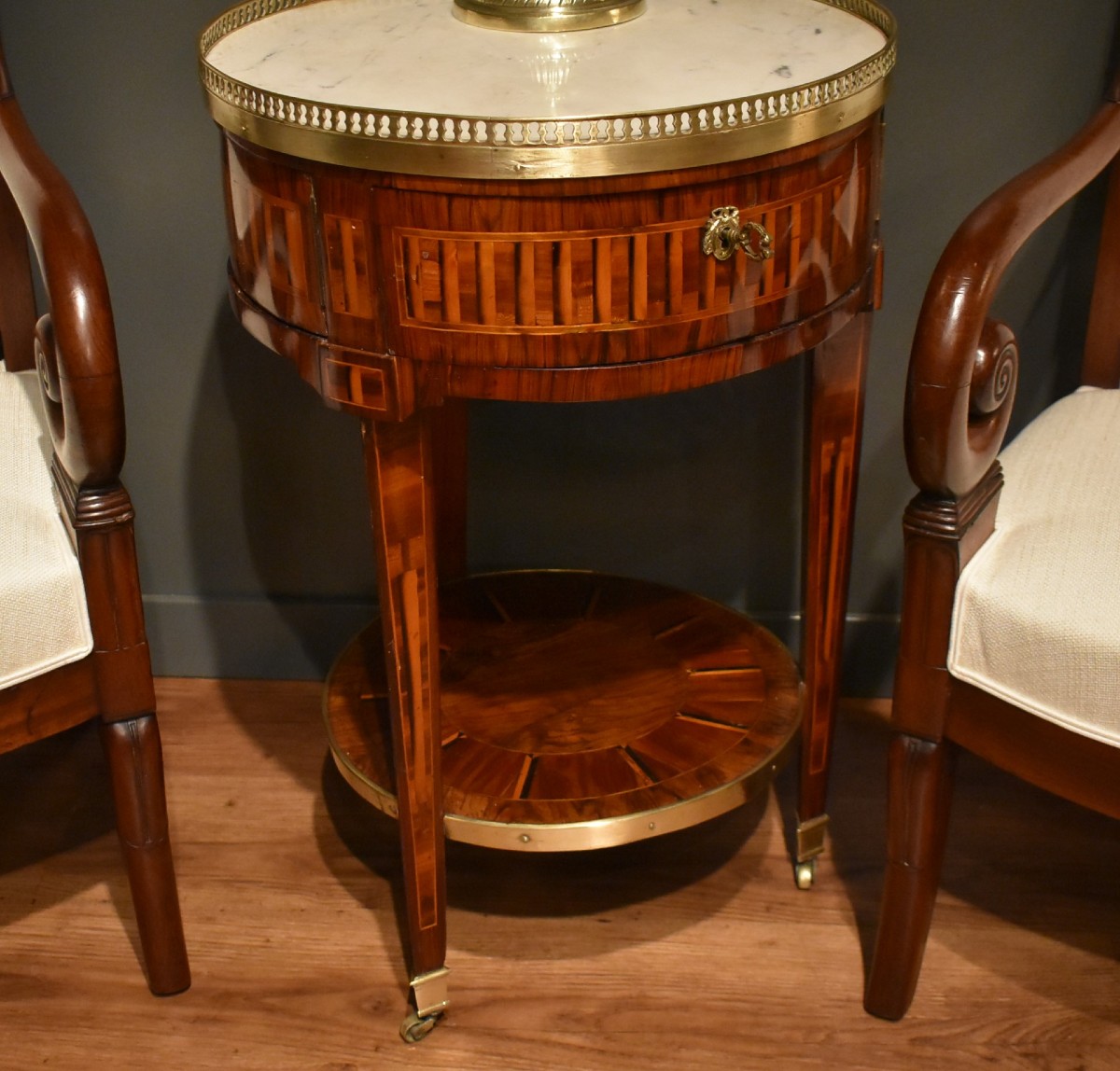 Table ronde en marqueterie de style  Louis XVI-photo-2