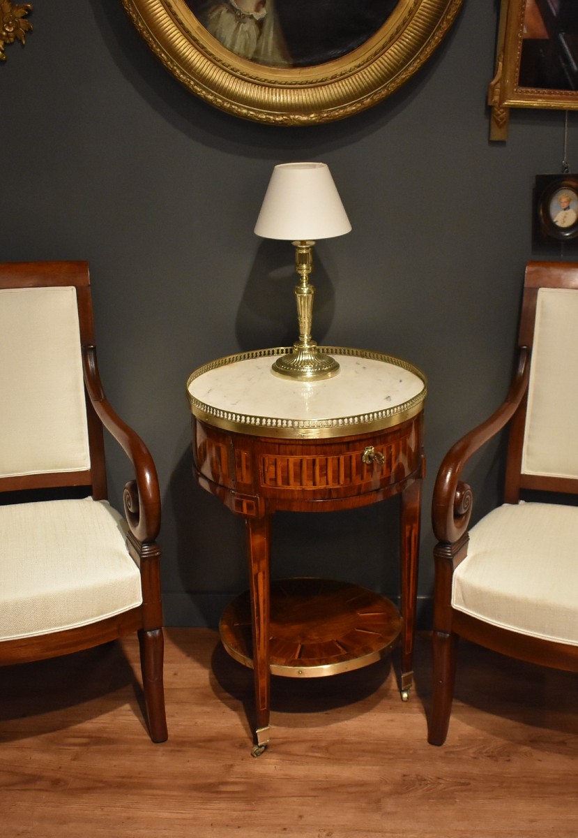 Table ronde en marqueterie de style  Louis XVI