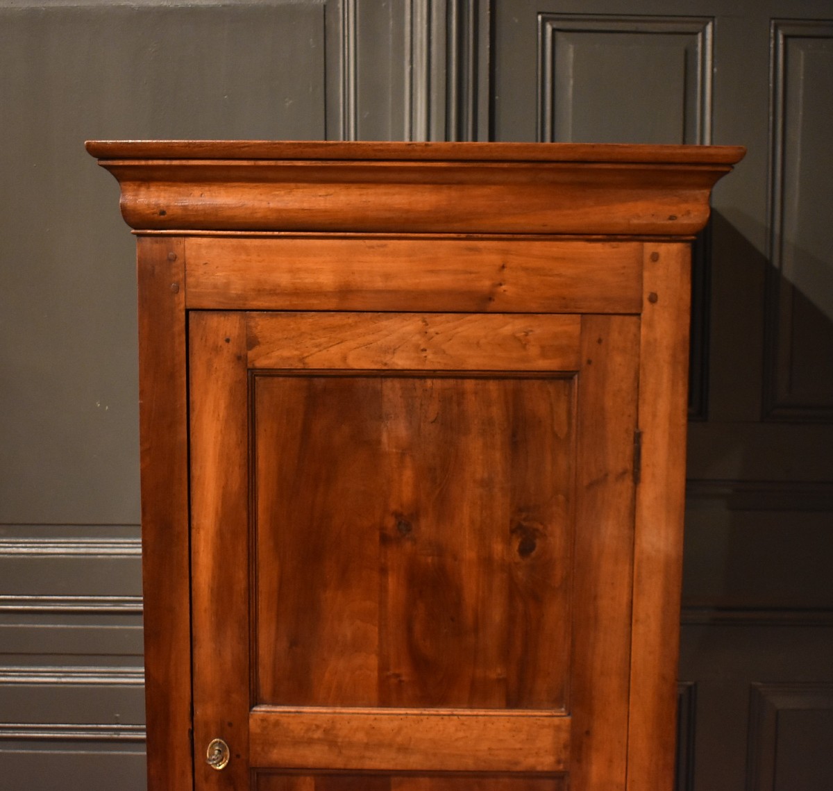 Small Walnut Bonnet Box-photo-2
