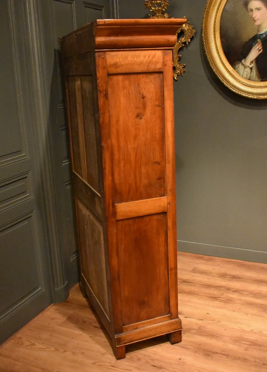 Small Walnut Bonnet Box-photo-3