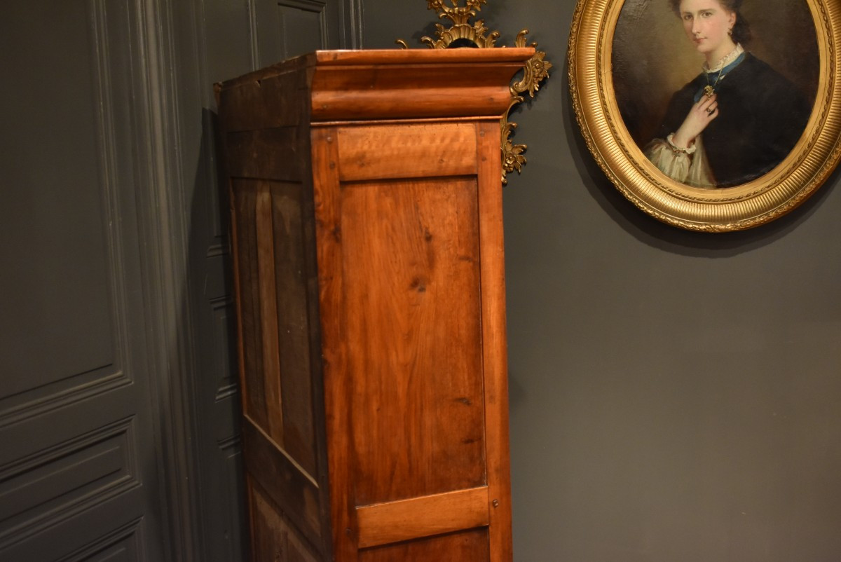 Small Walnut Bonnet Box-photo-4