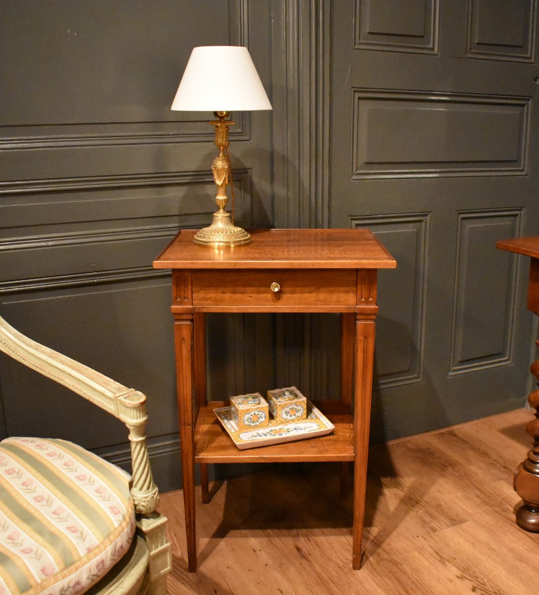 Table d'appoint de style Louis XVI