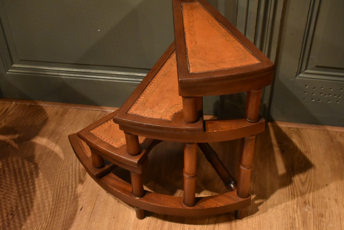 Petit escabeau de bibliothèque-photo-1