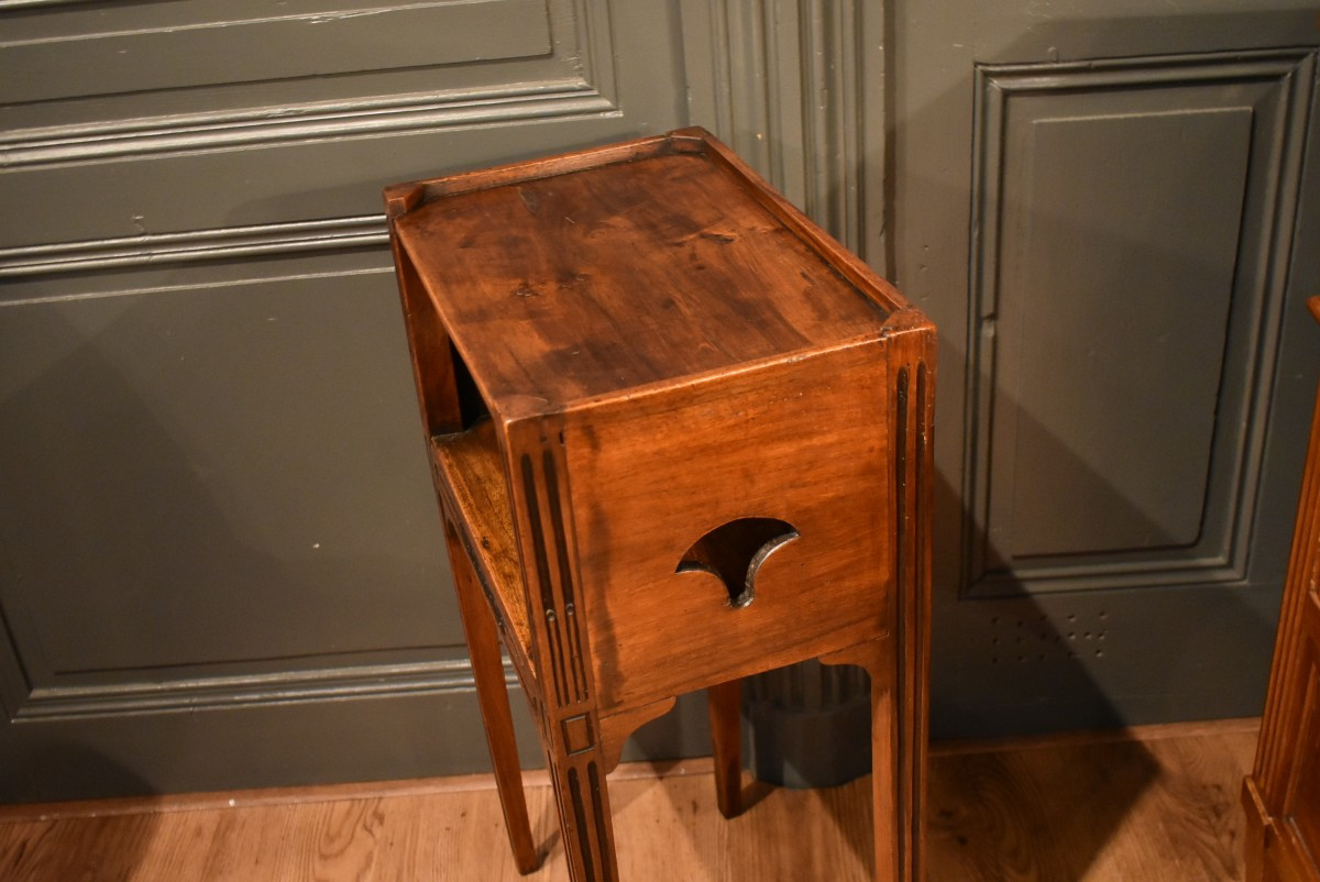 Small Walnut Bedside Table-photo-4