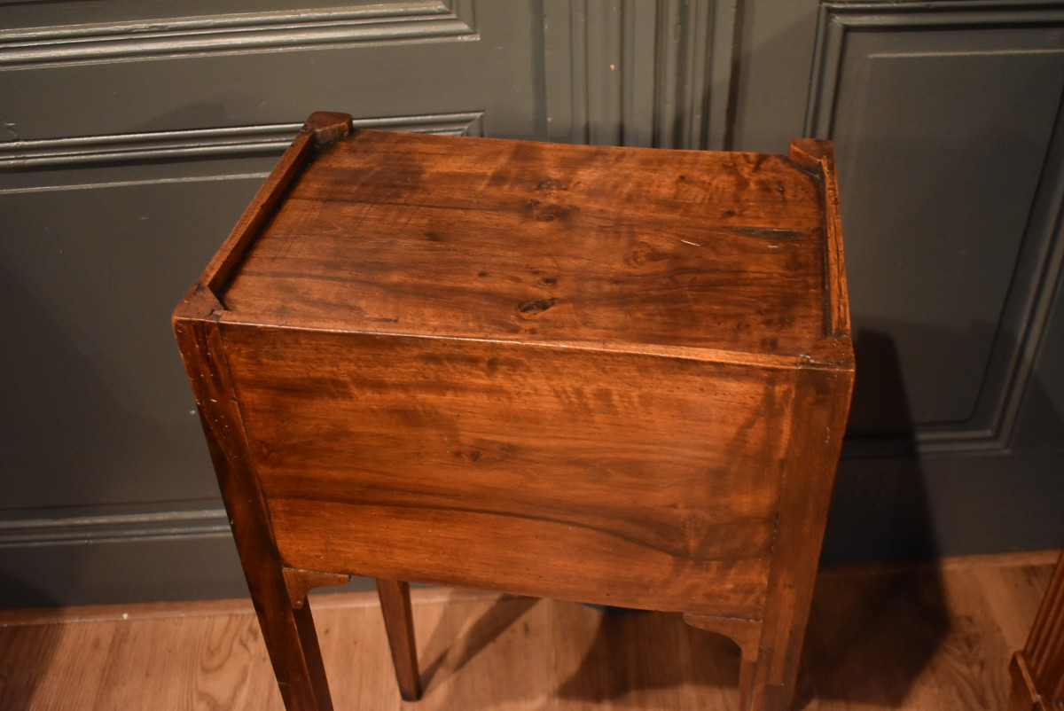 Small Walnut Bedside Table-photo-6