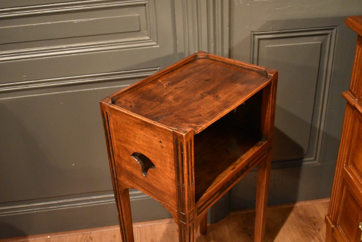 Small Walnut Bedside Table-photo-8