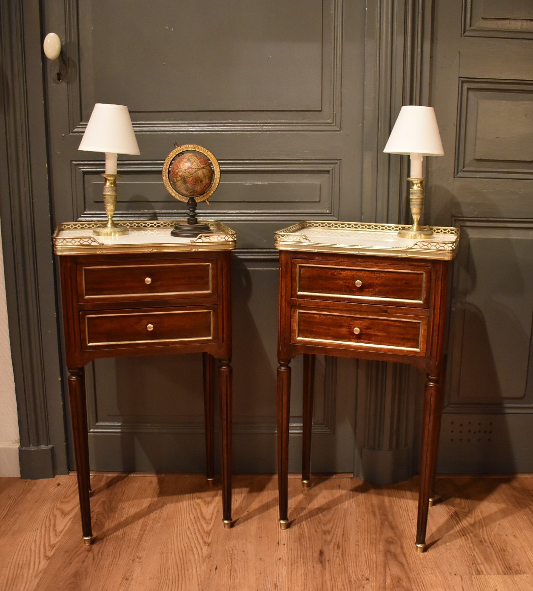 Paire de chevets de style Louis XVI