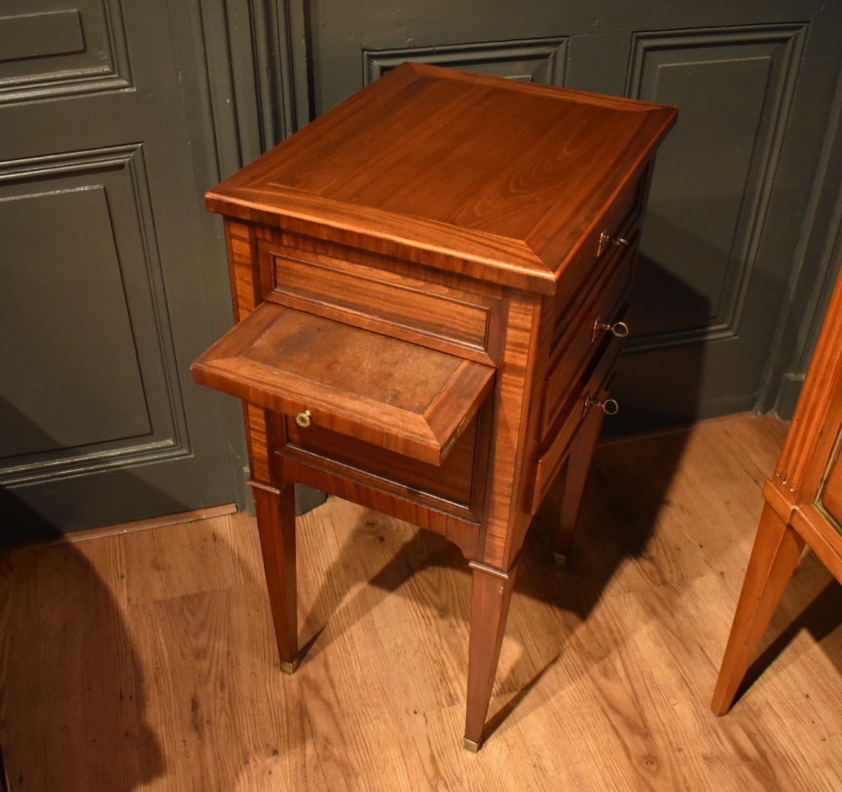 Table d'appoint de style Louis XVI-photo-8