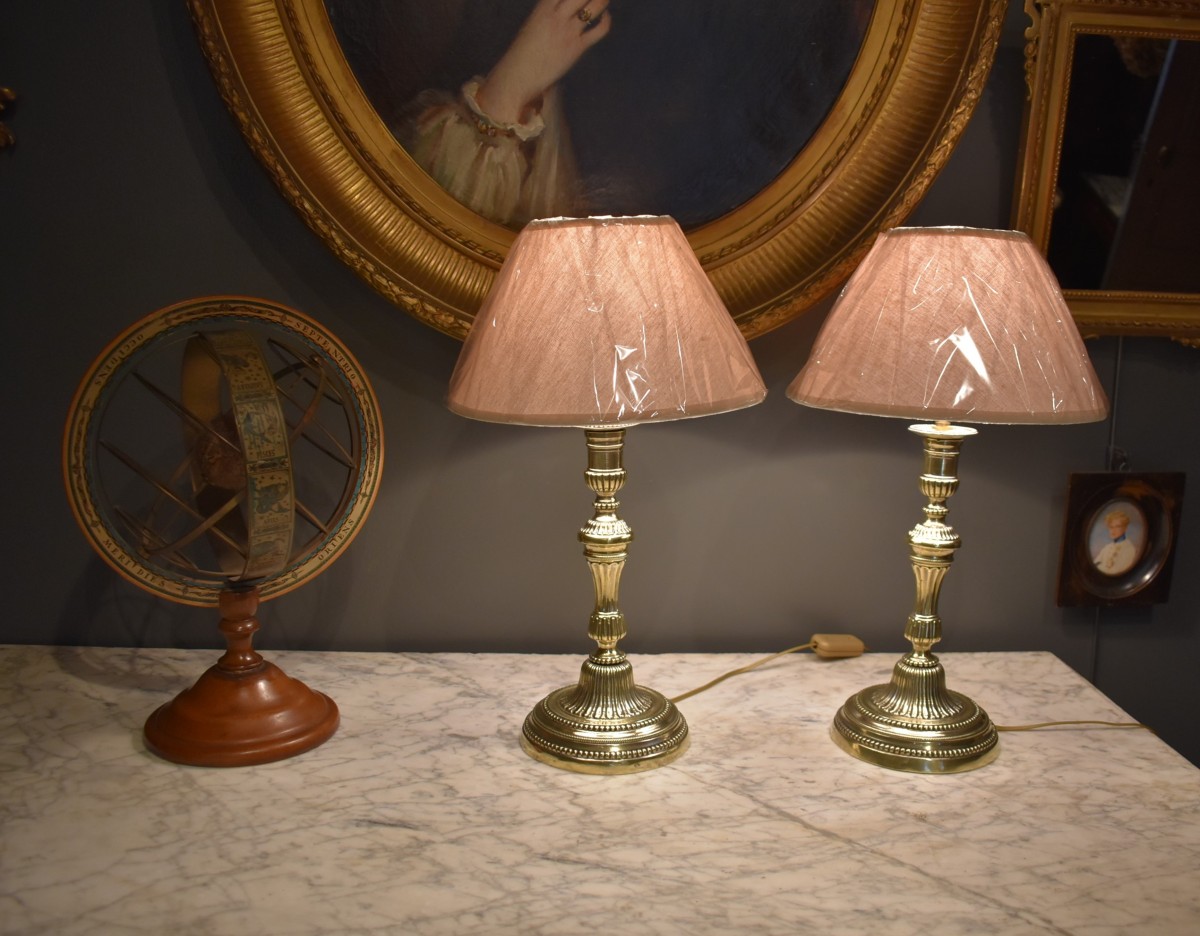 Paire de lampes de style Louis XVI