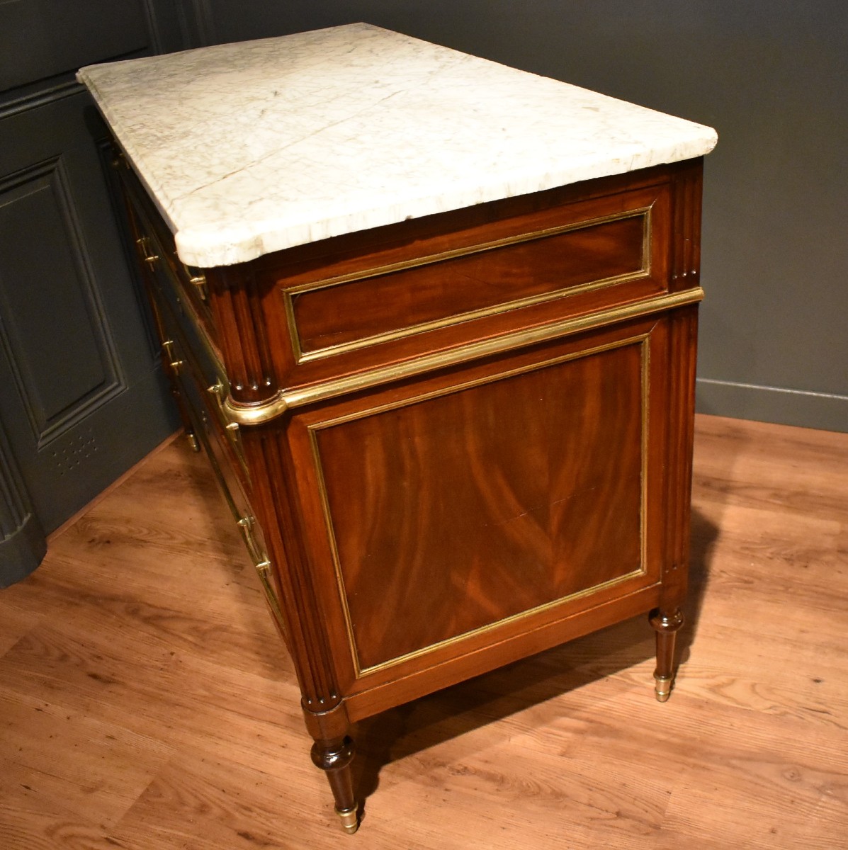 Commode de style Louis XVI en acajou-photo-4