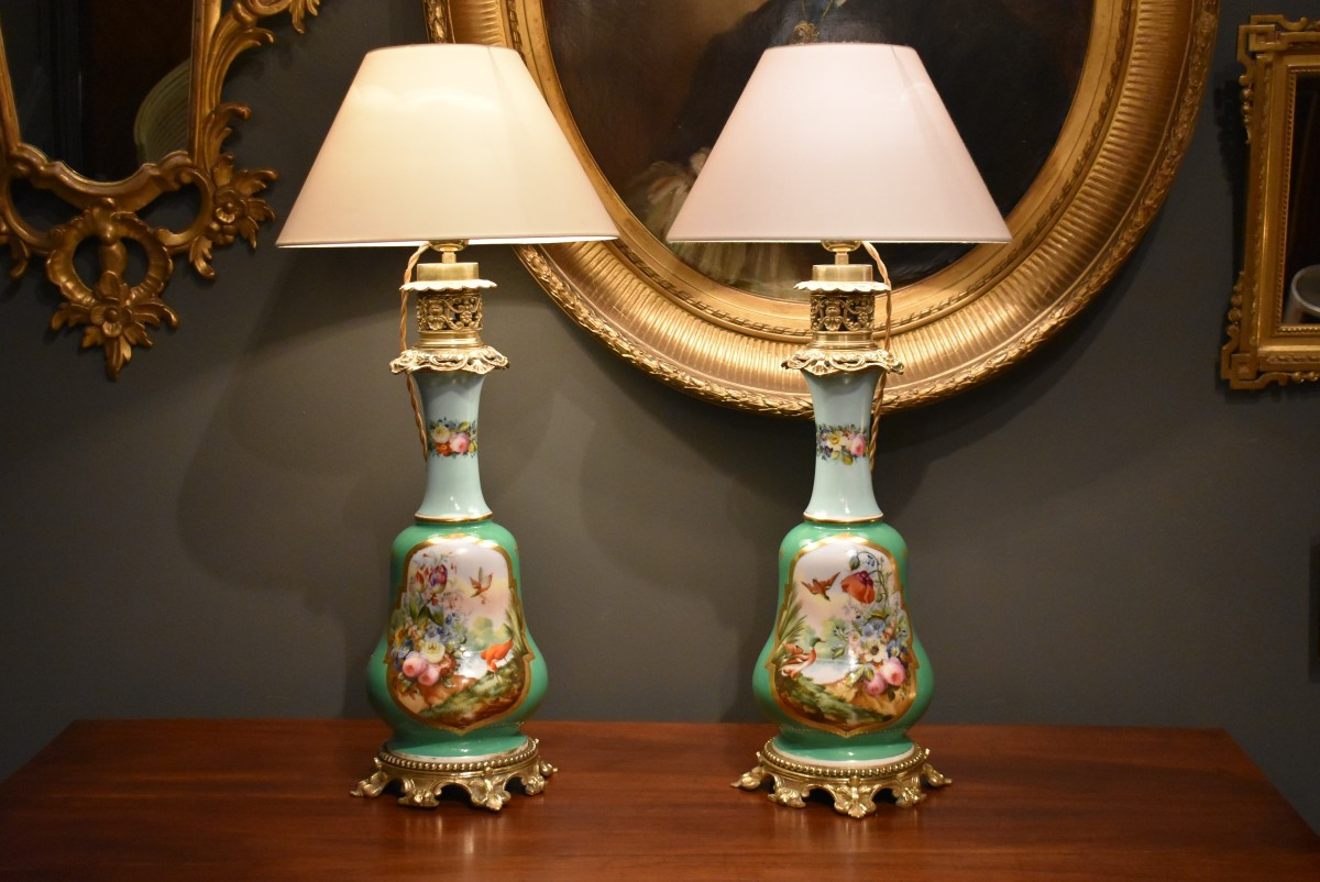 Paire de lampes en porcelaine et bronze