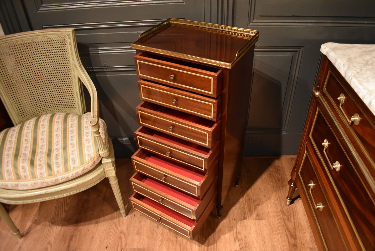 Louis XVI Style Week Organizer-photo-2