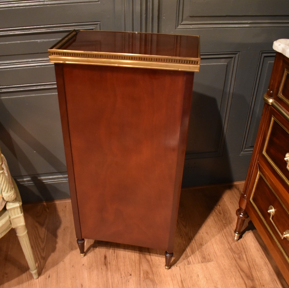 Louis XVI Style Week Organizer-photo-5