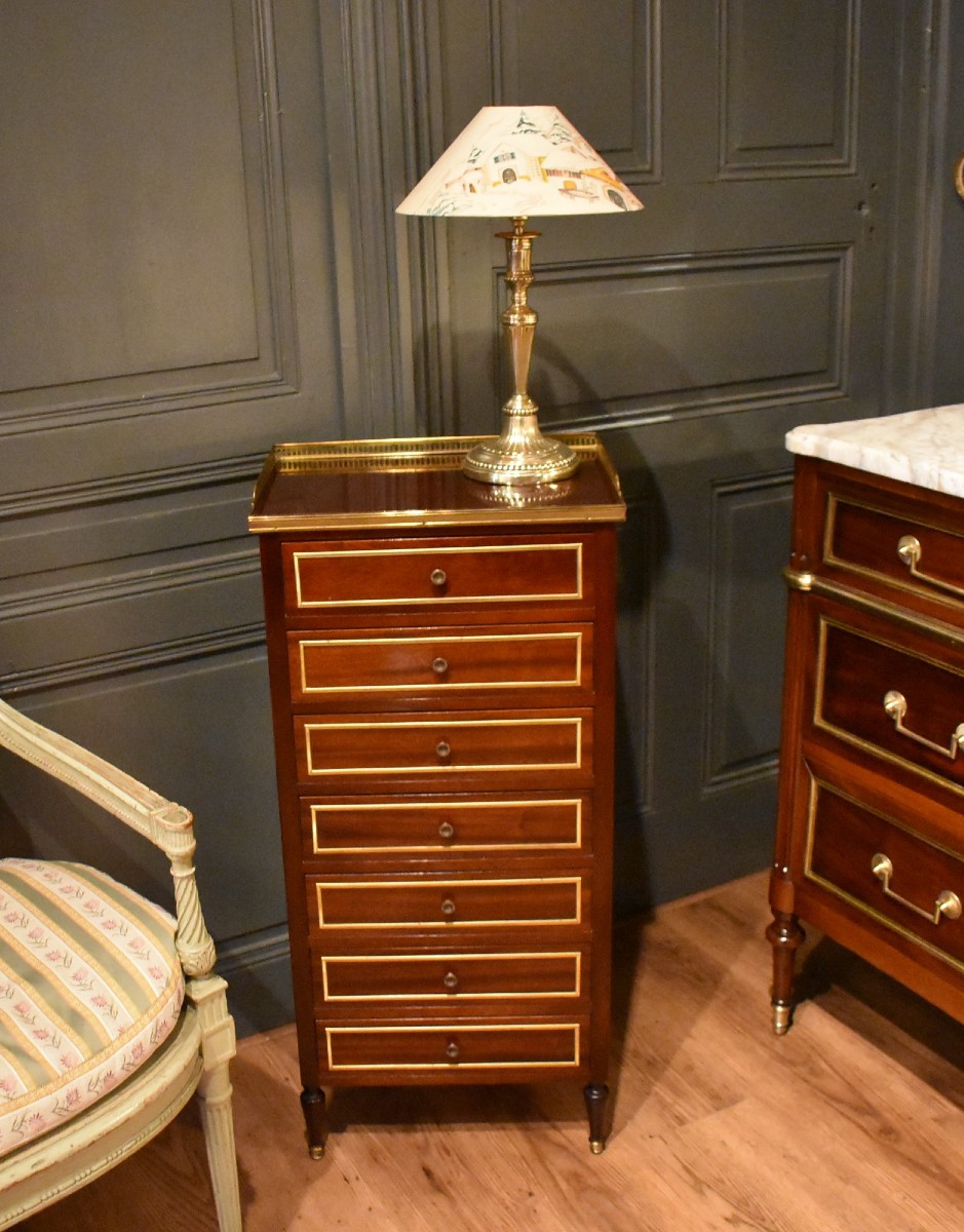 Louis XVI Style Week Organizer