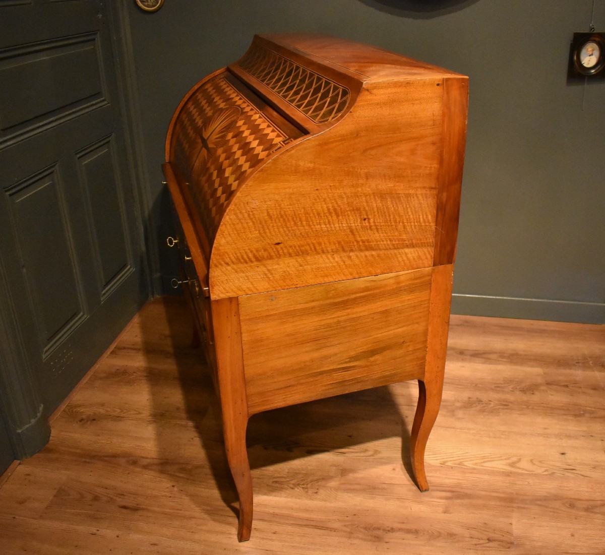 Cylinder Desk In Walnut And Marquetry-photo-6