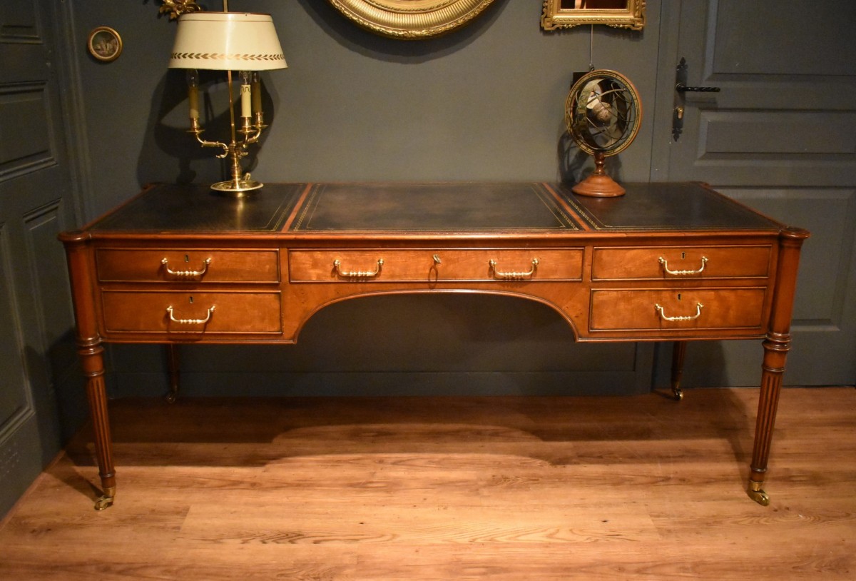 Large Louis XVI Style Desk-photo-2