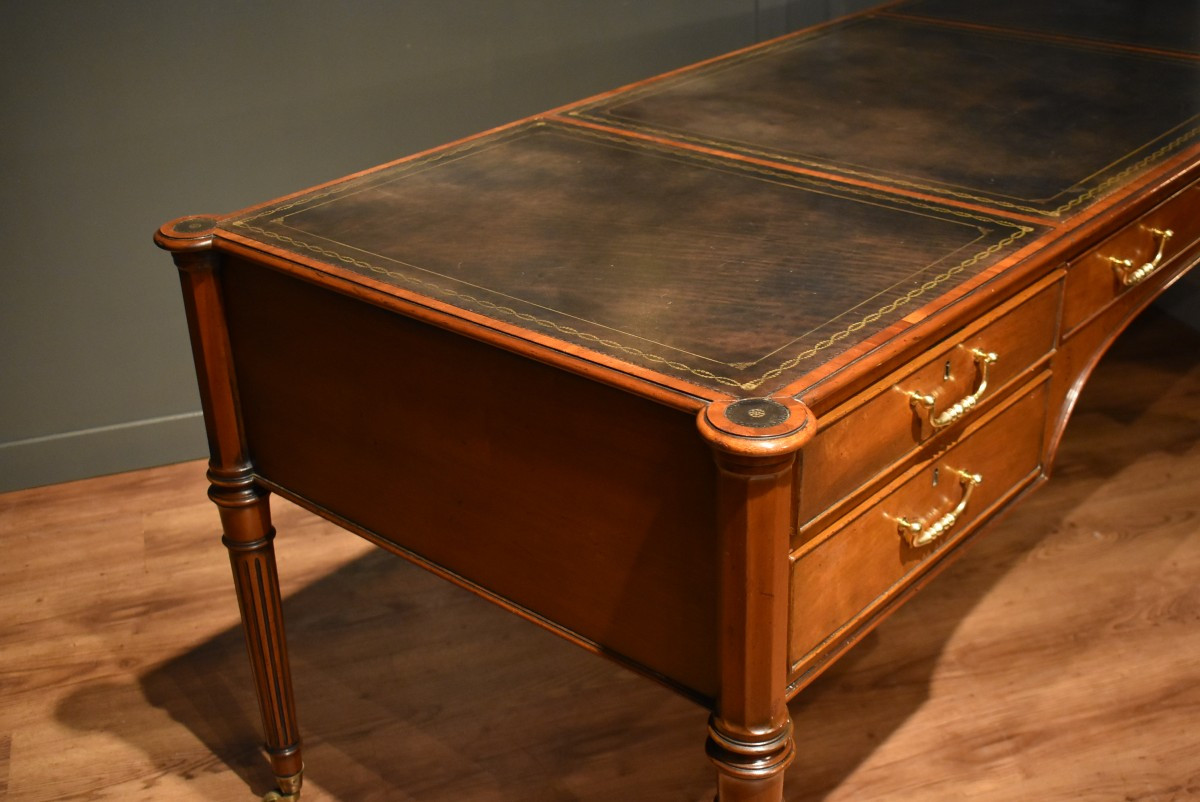 Large Louis XVI Style Desk-photo-7