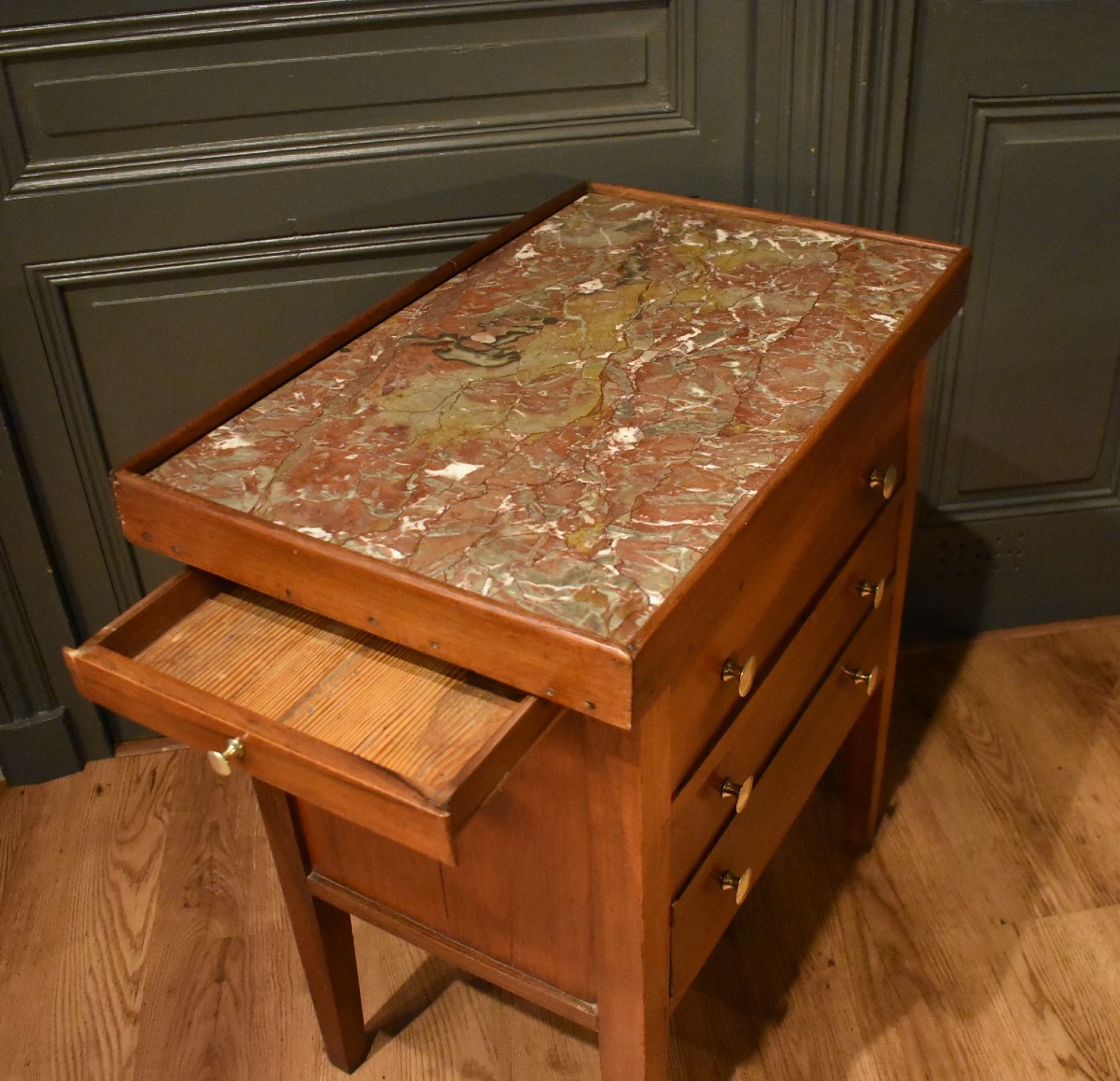 Petit meuble en noyer-photo-6