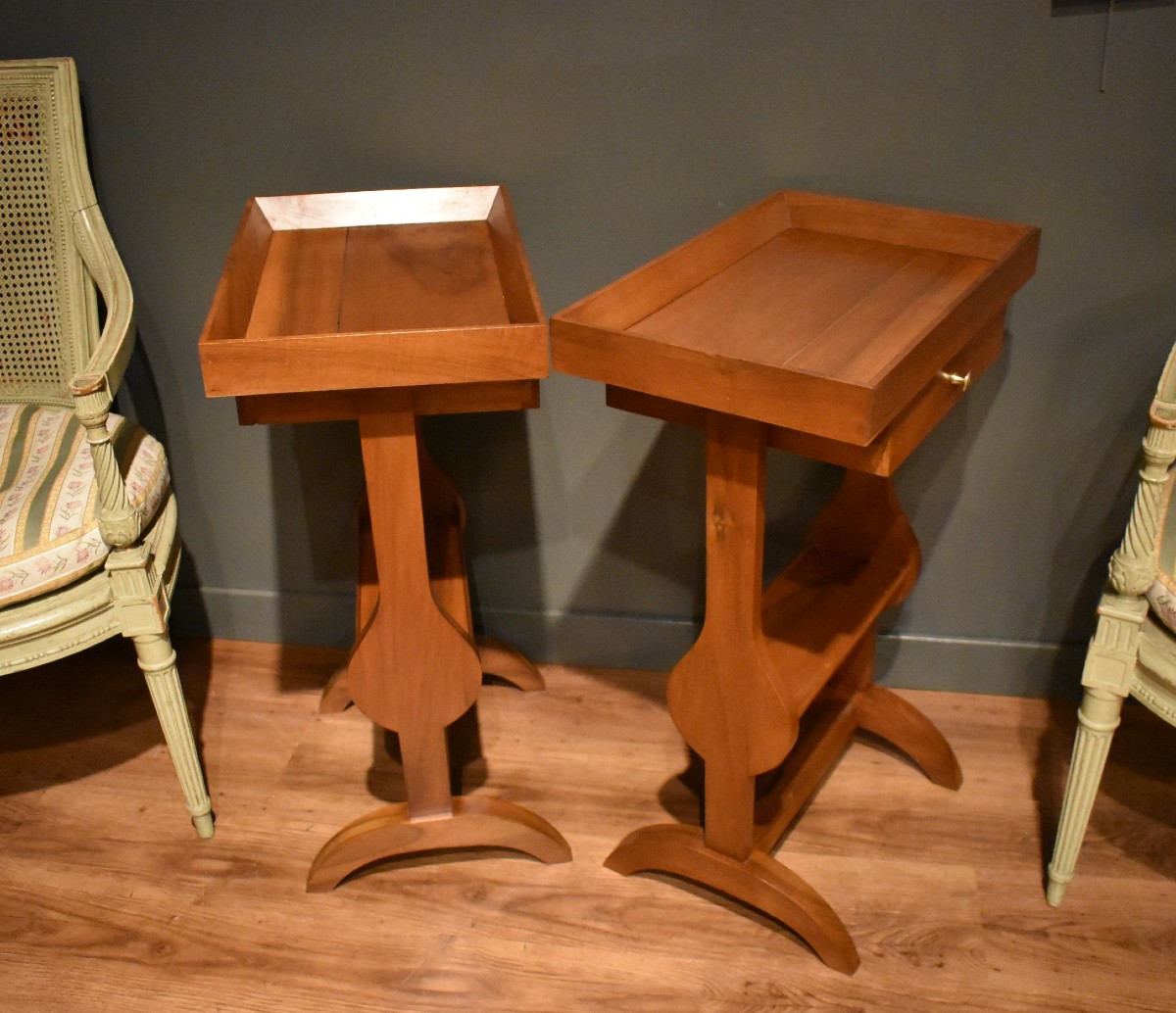 Paire de  tables de chevet en noyer de style DIrectoire-photo-7
