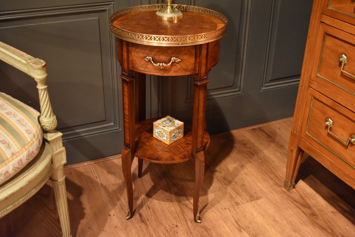 Petite table d'appoint en marqueterie-photo-2