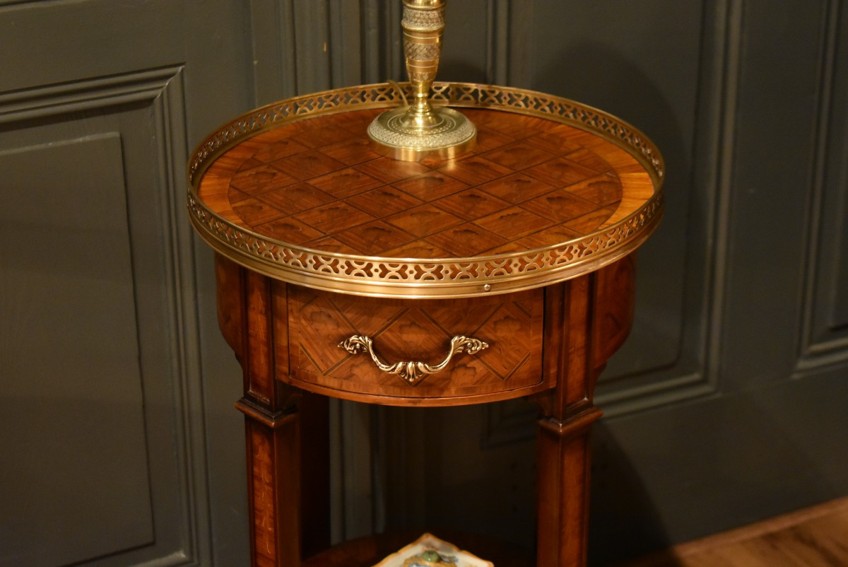 Petite table d'appoint en marqueterie-photo-3
