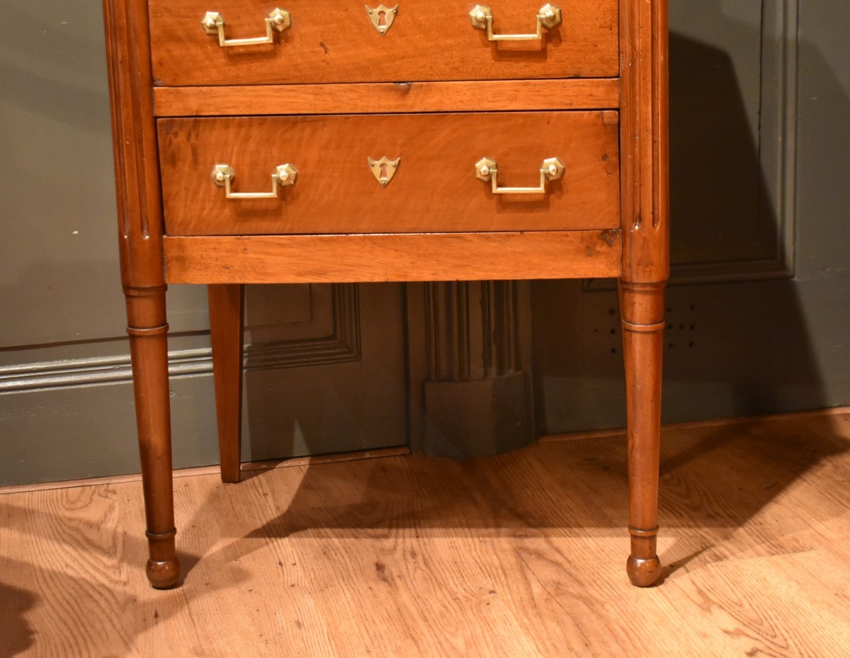 Very Small Mahogany Chest Of Drawers-photo-1