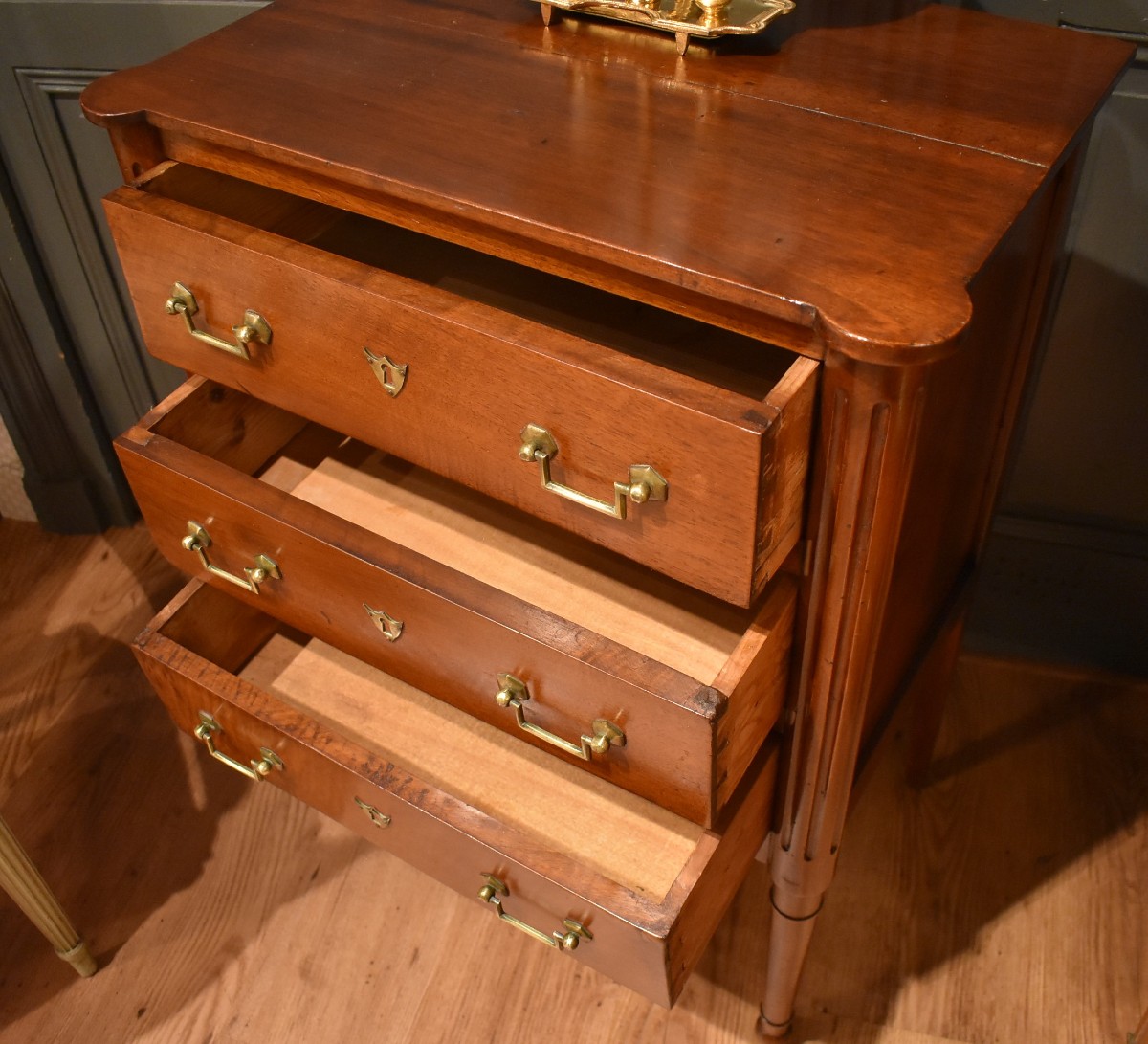 Very Small Mahogany Chest Of Drawers-photo-3
