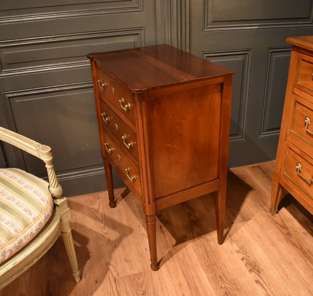 Very Small Mahogany Chest Of Drawers-photo-7