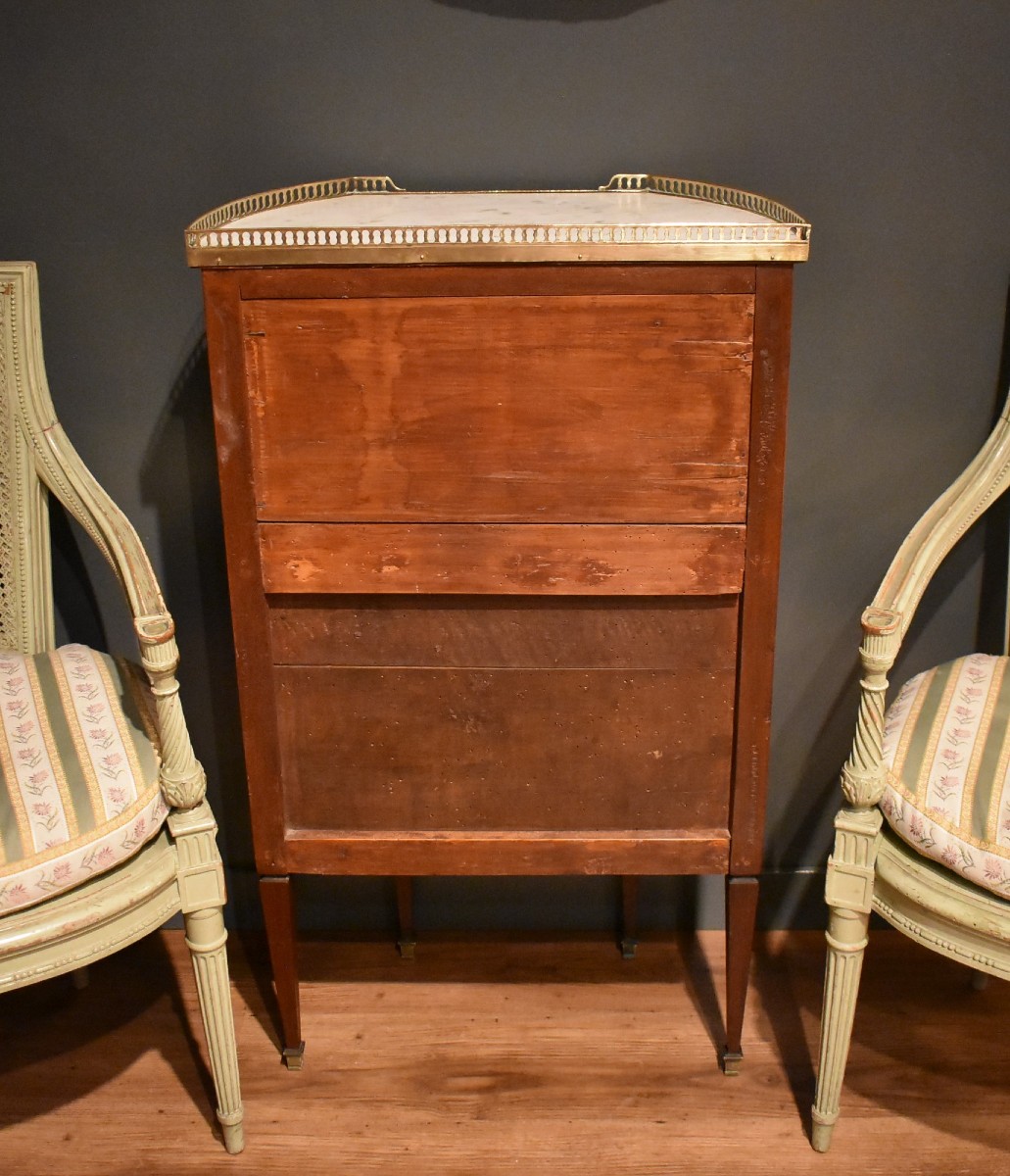 Petit meuble d'entre-deux en acajou de style Louis XVI-photo-8