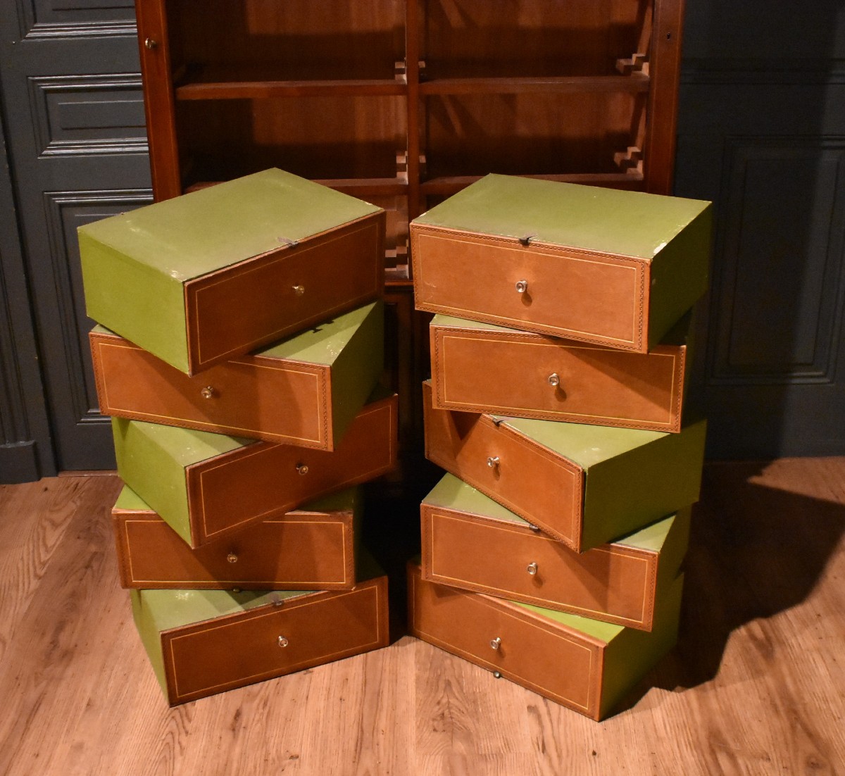 Louis XVI Style Cardboard Cabinet-photo-1