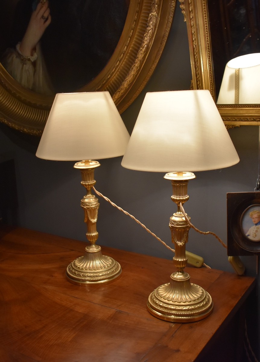 Paire de lampes en bronze doré de style Louis XVI-photo-2