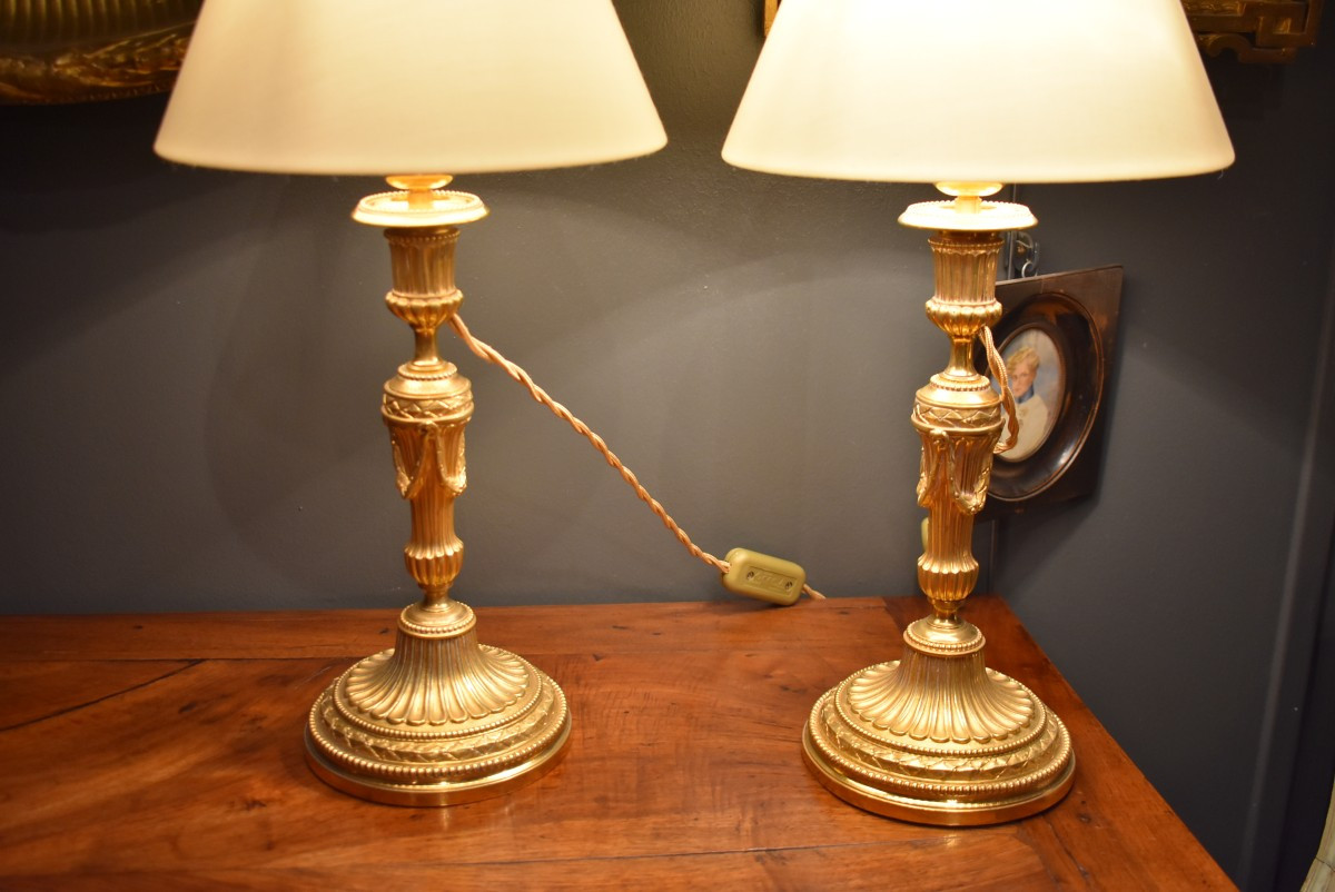 Paire de lampes en bronze doré de style Louis XVI-photo-3