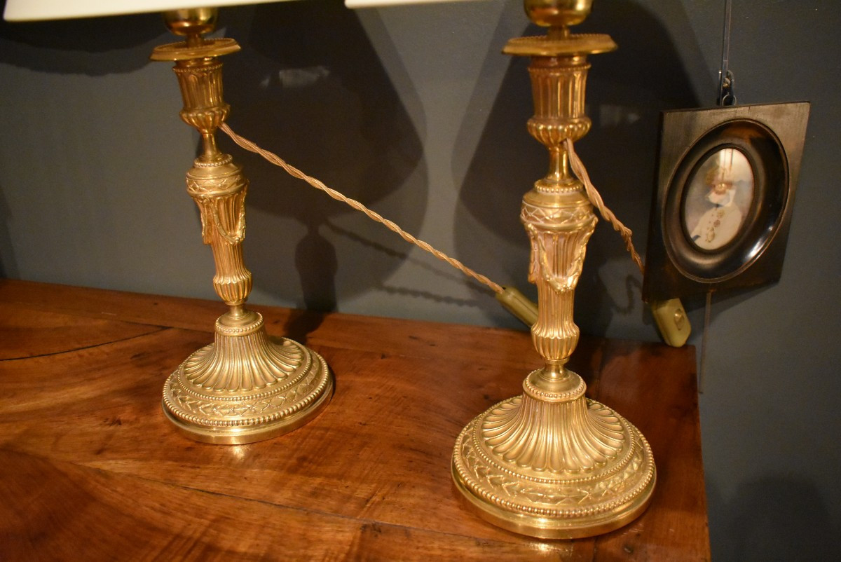 Paire de lampes en bronze doré de style Louis XVI-photo-2