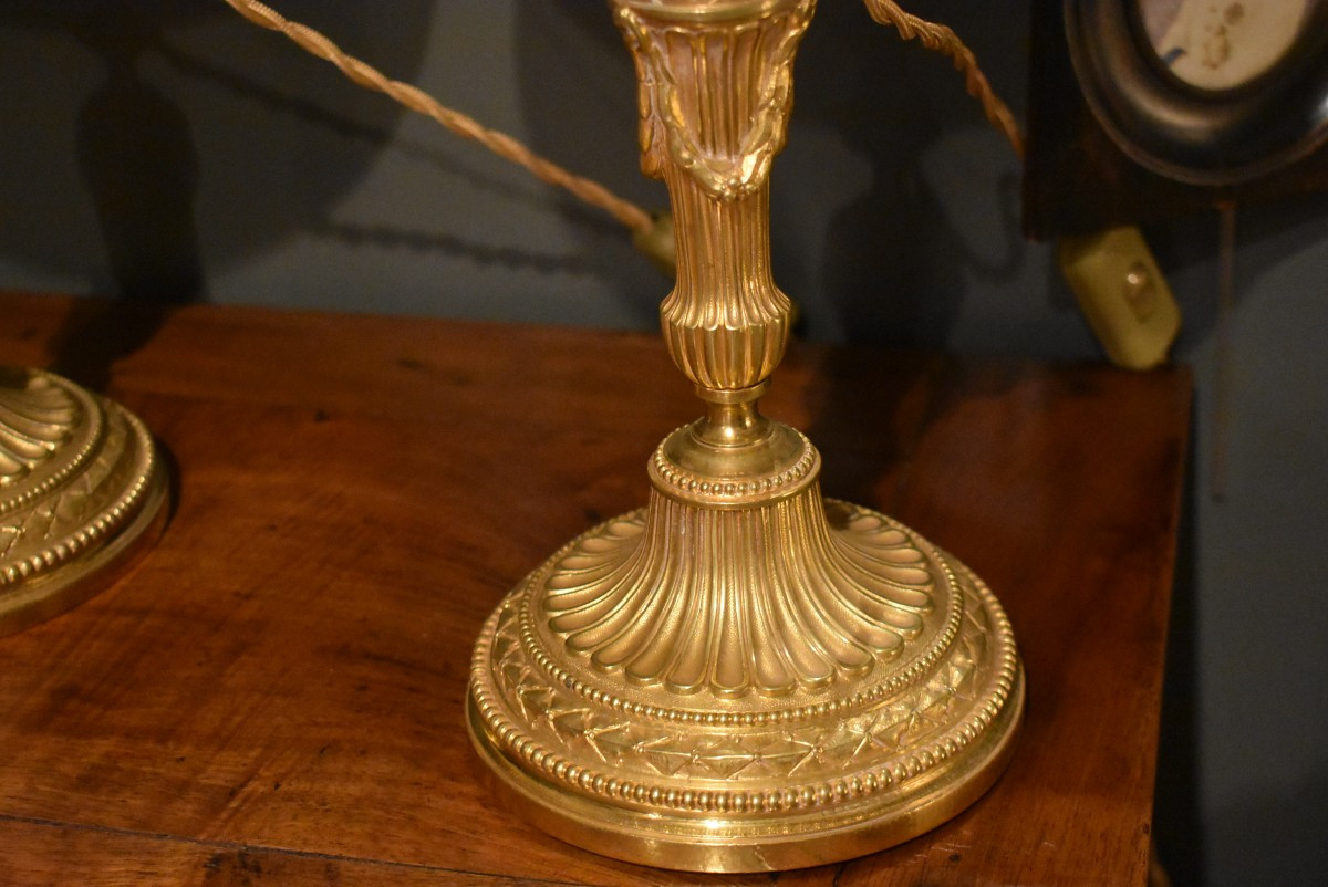 Paire de lampes en bronze doré de style Louis XVI-photo-3