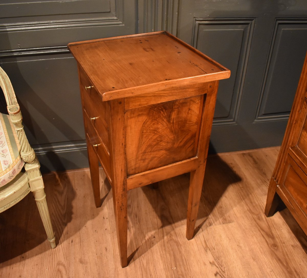 Walnut Bedside Cabinet-photo-4