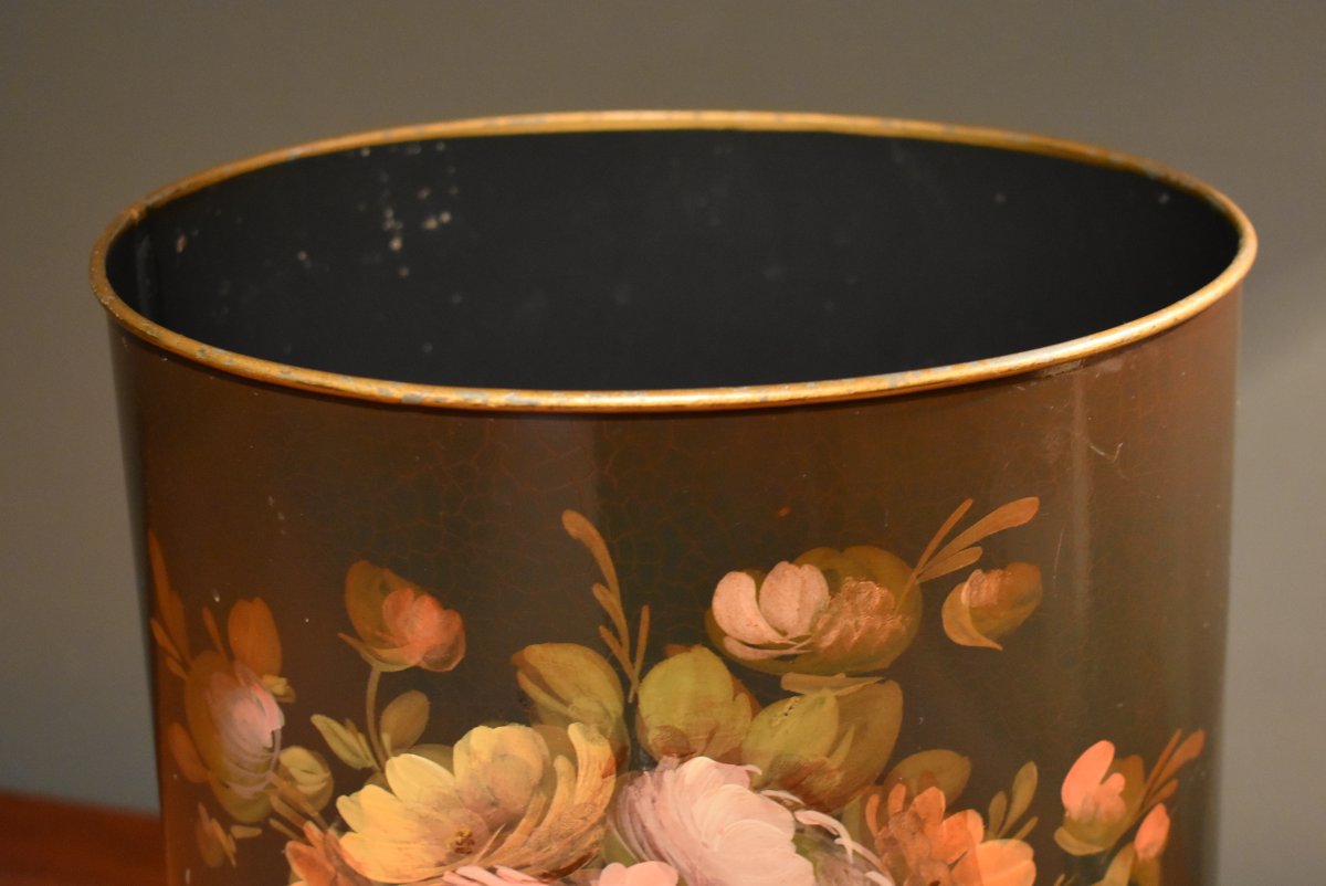 Painted Metal Wastebasket-photo-3