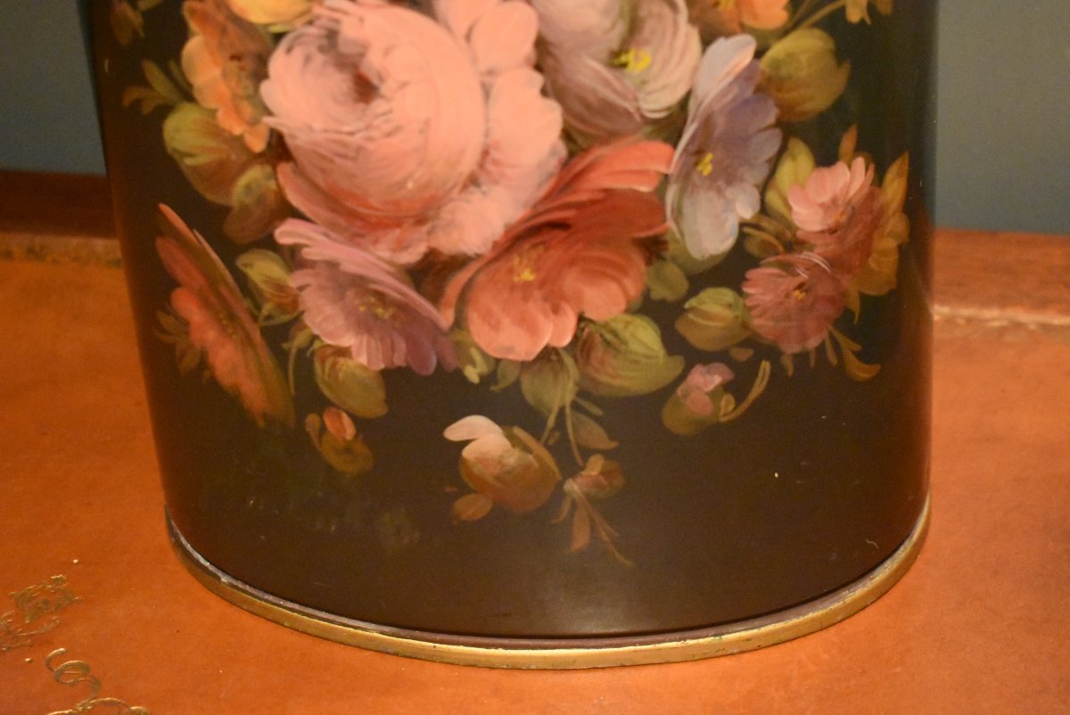 Painted Metal Wastebasket-photo-4