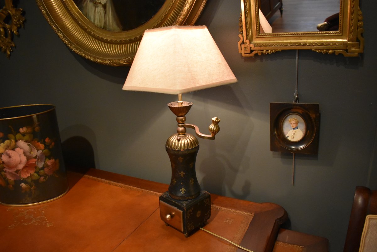 Coffee Grinder-shaped Lamp-photo-1